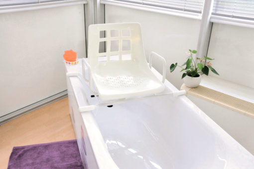 SIÈGE DE BAIGNOIRE PIVOTANT DAKARA – Image 2
