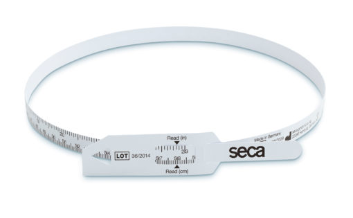 RUBAN DE MESURE DU PÉRIMÉTRE CRÂNIEN À USAGE UNIQUE SECA 211 DANS SON DISTRIBUTEUR MURAL